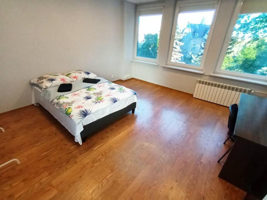 Fantastic Zg - S4 Pokoj 209 Zielona Góra Exteriör bild
